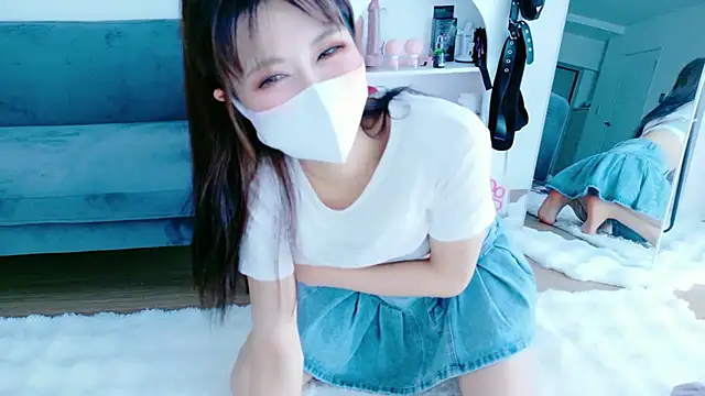 Snapshot of -Nyanko-chan- chatting on June 18, 2026, 11:10 pm -Nyanko-chan- online show from June 18, 2026, 11:10 pm