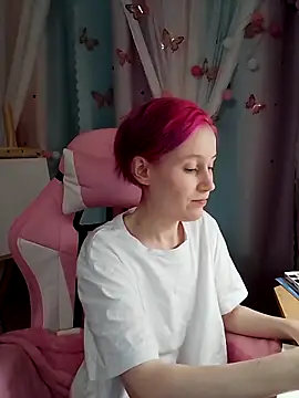 Fuzzy Unicorn online show from September 16, 2025, 7:04 pm