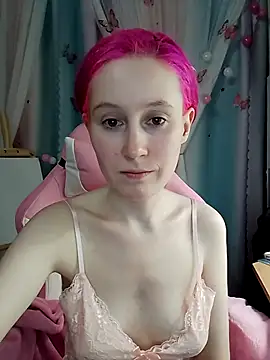 Fuzzy Unicorn online show from November 18, 2025, 7:17 pm