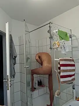 HotWifeLyn68 online show from February 19, 2026, 11:51 am