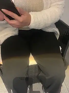 eli5566 online show from September 29, 2025, 6:13 pm