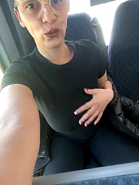 eli5566 online show from October 28, 2025, 11:09 am