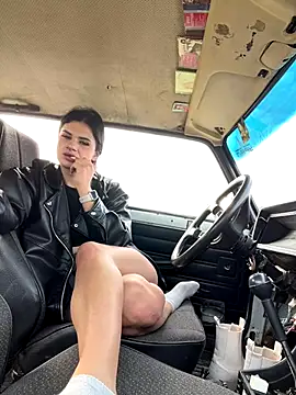 Snapshot of MiraReach chatting on September 22, 2025, 3:12 am MiraReach online show from September 22, 2025, 3:12 am