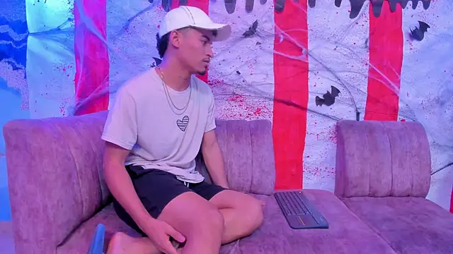 Snapshot of Brownie_Lovers chatting on October 22, 2025, 1:32 pm Brownie Lovers online show from October 22, 2025, 1:32 pm