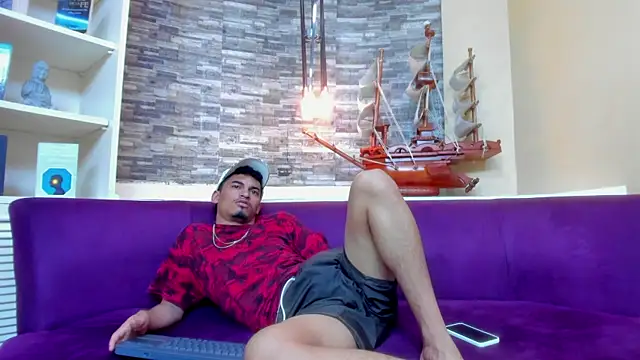 Snapshot of Brownie_Lovers chatting on October 31, 2025, 10:45 am Brownie Lovers online show from October 31, 2025, 10:45 am