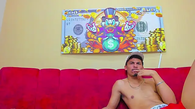 Snapshot of Brownie_Lovers chatting on November 13, 2025, 10:24 pm Brownie Lovers online show from November 13, 2025, 10:24 pm