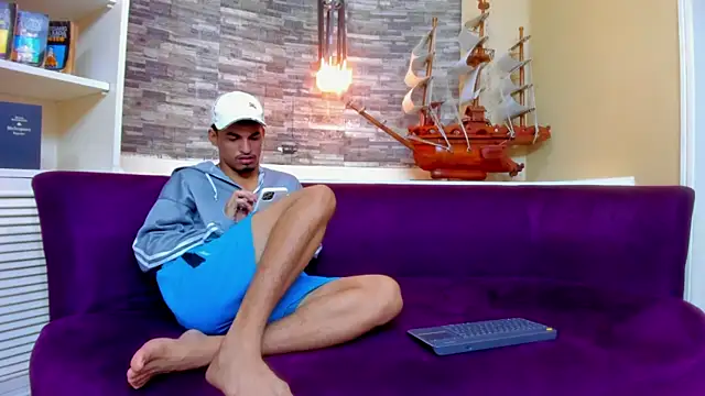 Snapshot of Brownie_Lovers chatting on November 4, 2025, 11:14 am Brownie Lovers online show from November 4, 2025, 11:14 am