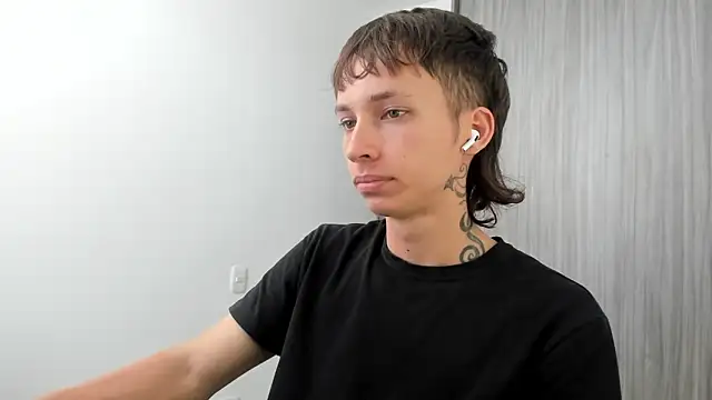 spacehumanz online show from March 4, 2026, 9:33 pm