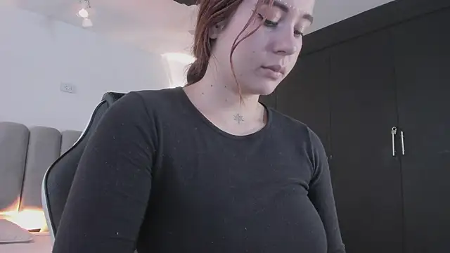 AlliceLover online show from April 13, 2026, 1:15 pm