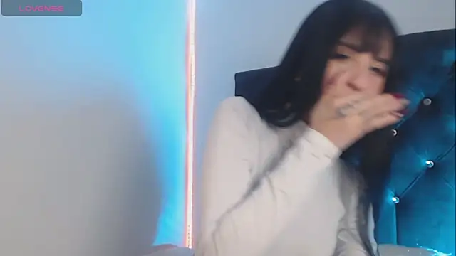 Lia  1 online show from October 9, 2025, 1:22 pm