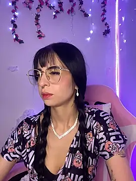 Lia  1 online show from December 1, 2025, 6:03 am