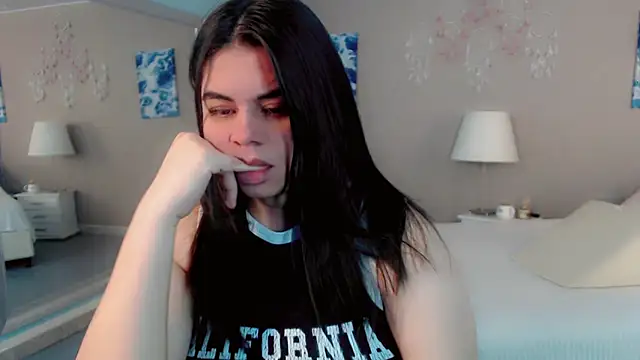 Snapshot of maddissonivanova chatting on February 15, 2026, 7:02 pm maddissonivanova online show from February 15, 2026, 7:02 pm