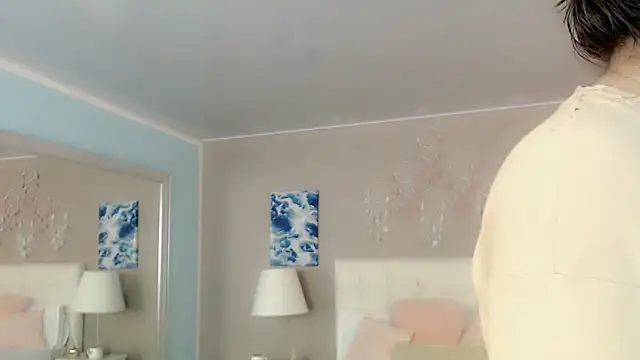 maddissonivanova online show from November 14, 2025, 7:17 pm