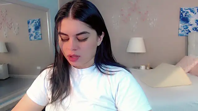 Snapshot of maddissonivanova chatting on February 12, 2026, 7:13 pm maddissonivanova online show from February 12, 2026, 7:13 pm