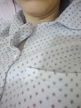 Snapshot of Miss-Lynda chatting on November 28, 2025, 3:56 pm Miss-Lynda online show from November 28, 2025, 3:56 pm