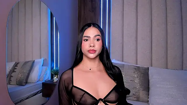 LucySalvatore  online show from November 27, 2025, 6:08 pm