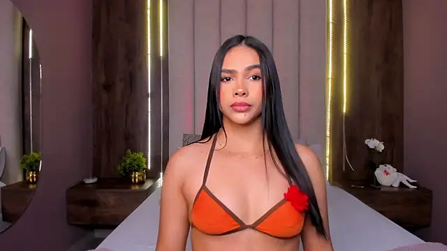 LucySalvatore  online show from September 30, 2025, 3:51 pm