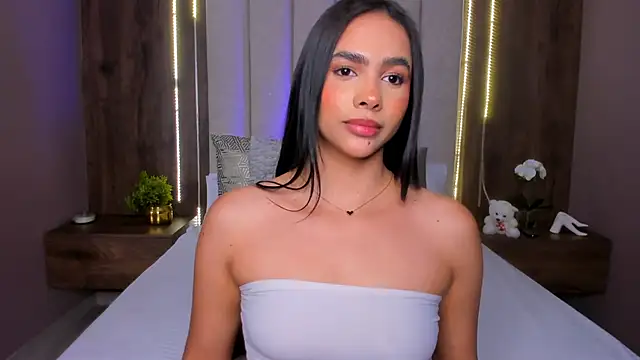 LucySalvatore  online show from September 28, 2025, 1:23 am