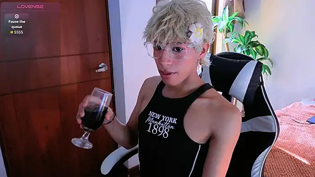 taichi bluy online show from November 3, 2025, 7:28 pm