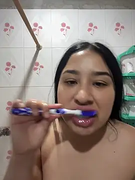 Snapshot of BELLAALEJA chatting on July 9, 2026, 2:16 pm BELLAALEJA online show from July 9, 2026, 2:16 pm