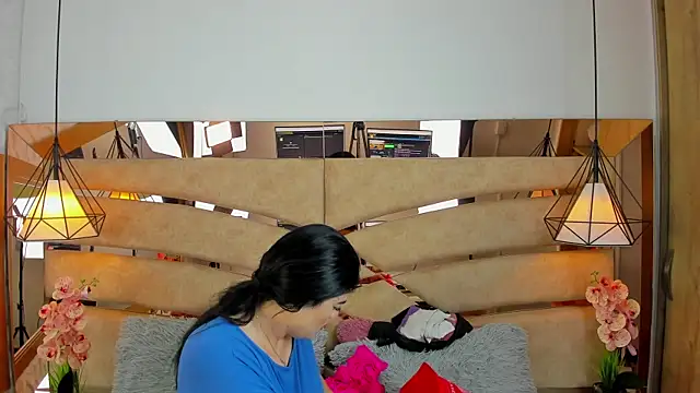 pamemiller1 online show from April 8, 2026, 11:01 am