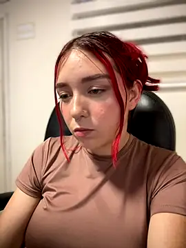 Snapshot of Karen18_boobs chatting on September 25, 2025, 3:01 am Karen18 boobs online show from September 25, 2025, 3:01 am