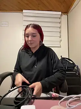 Snapshot of Karen18_boobs chatting on October 18, 2025, 1:40 am Karen18 boobs online show from October 18, 2025, 1:40 am