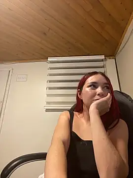 Snapshot of Karen18_boobs chatting on October 2, 2025, 3:21 am Karen18 boobs online show from October 2, 2025, 3:21 am