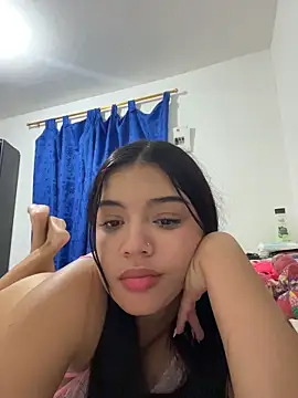 Snapshot of Avi_Winklar chatting on December 2, 2025, 5:20 am Avi Winklar online show from December 2, 2025, 5:20 am