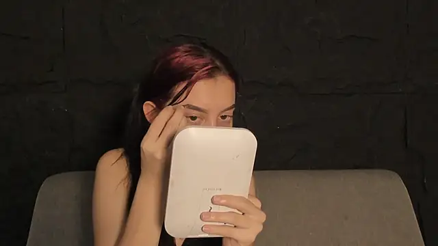 Snapshot of CleoWhite chatting on November 25, 2025, 9:15 pm CleoWhite online show from November 25, 2025, 9:15 pm