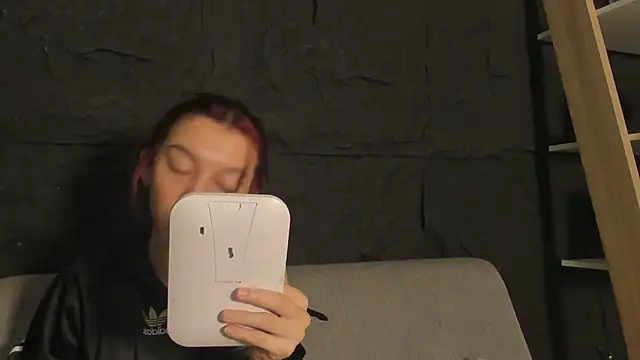 Snapshot of CleoWhite chatting on November 21, 2025, 10:53 pm CleoWhite online show from November 21, 2025, 10:53 pm