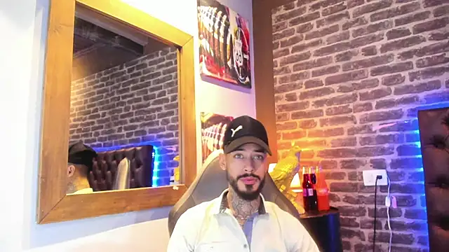 VinzenzRizzo online show from September 24, 2025, 4:19 am