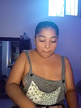 Snapshot of angelHeath13 chatting on October 26, 2025, 10:32 pm angelHeath13 online show from October 26, 2025, 10:32 pm