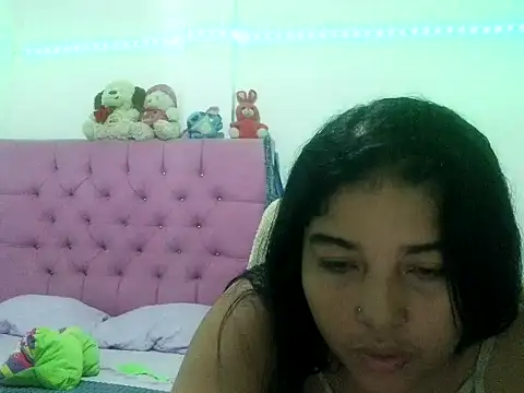 angelHeath13 online show from June 10, 2026, 2:02 am