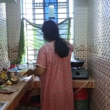 Snapshot of Bristy- chatting on November 24, 2025, 7:52 am Bristy- online show from November 24, 2025, 7:52 am