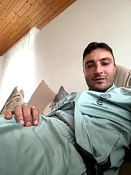 Snapshot of SemprePerverso chatting on September 30, 2025, 8:09 am SemprePerverso online show from September 30, 2025, 8:09 am