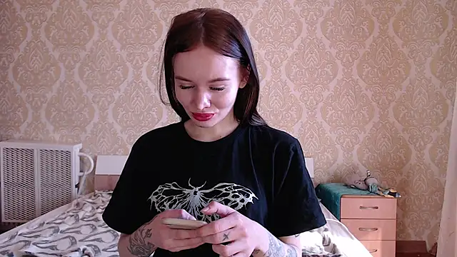 Kitkaat00 online show from October 18, 2025, 9:22 am