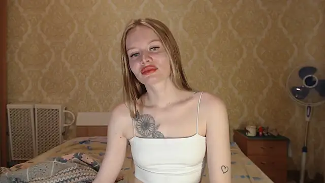 Kitkaat00 online show from June 25, 2026, 5:29 pm