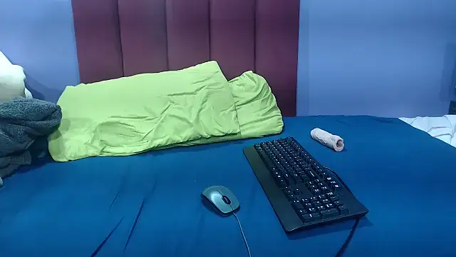 NaughtyChubbyZoe online show from September 28, 2025, 6:59 pm