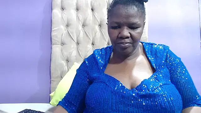 NaughtyChubbyZoe online show from September 9, 2025, 6:28 pm