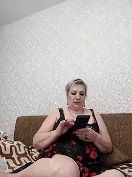 StarNicole online show from November 4, 2025, 6:17 am