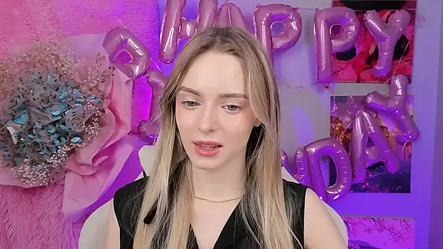 JuliaBrewwer online show from September 22, 2025, 10:43 am