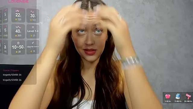 SaraMoren0 online show from September 12, 2025, 1:22 pm