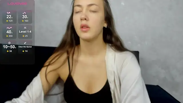 SaraMoren0 online show from September 15, 2025, 4:46 am