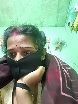 PIHU999 online show from December 17, 2025, 4:39 am