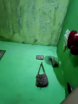 PIHU999 online show from October 2, 2025, 2:37 am