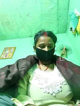 PIHU999 online show from December 18, 2025, 4:17 am