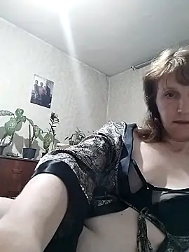 Snapshot of Flower2931 chatting on April 30, 2026, 7:54 pm Flower2931 online show from April 30, 2026, 7:54 pm