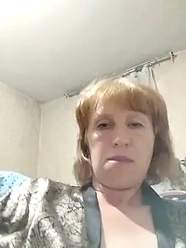 Snapshot of Flower2931 chatting on June 1, 2026, 7:13 pm Flower2931 online show from June 1, 2026, 7:13 pm