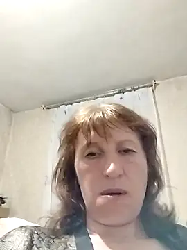 Flower2931 online show from April 4, 2026, 6:25 pm